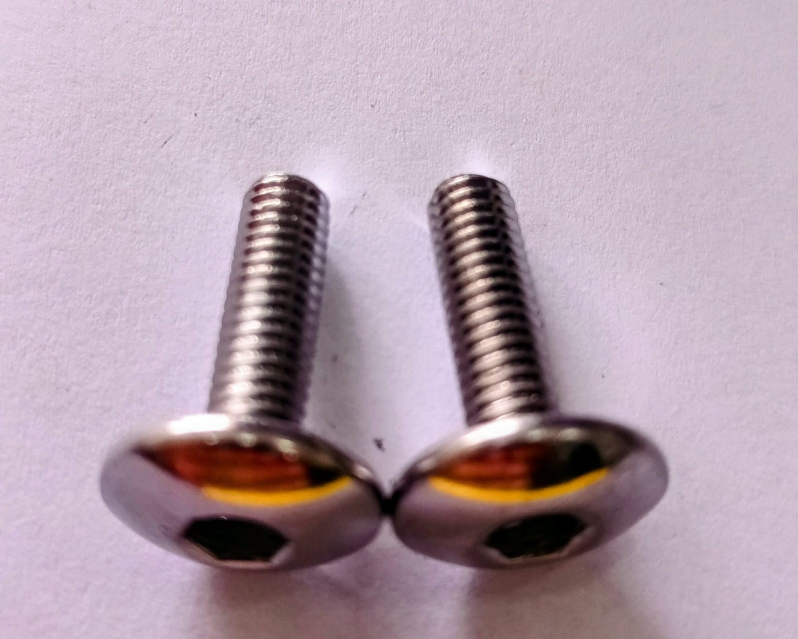 BULON ARANDELADO CABEZA ALEN DE 6 mm X 20mm
