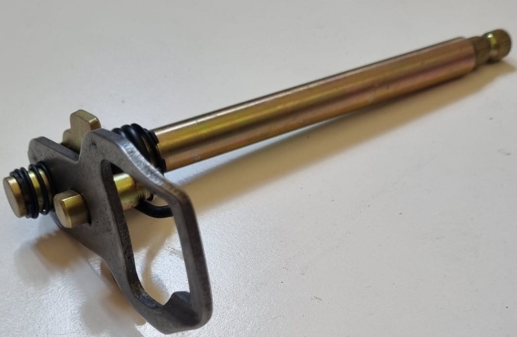 EJE SELECTOR DE CAMBIO DE CAJA SKUA 200